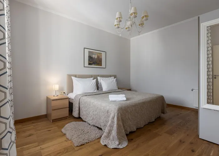 Heart, Loft View, Free Parking And Bag Storage Apartment